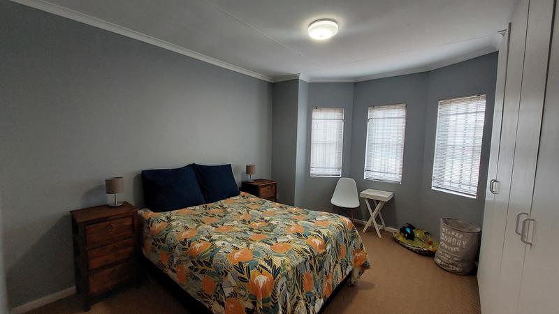 To Let 2 Bedroom Property for Rent in Oakglen Western Cape